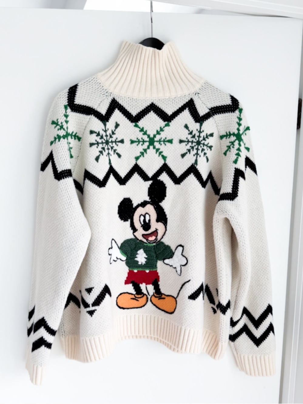 Zara Disney Mickey Mouse Holiday Fair Isle Turtleneck Knit Sweater Cream M